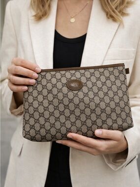 Authentic Gucci Vintage GG Canvas Clutch Pouch with certificate